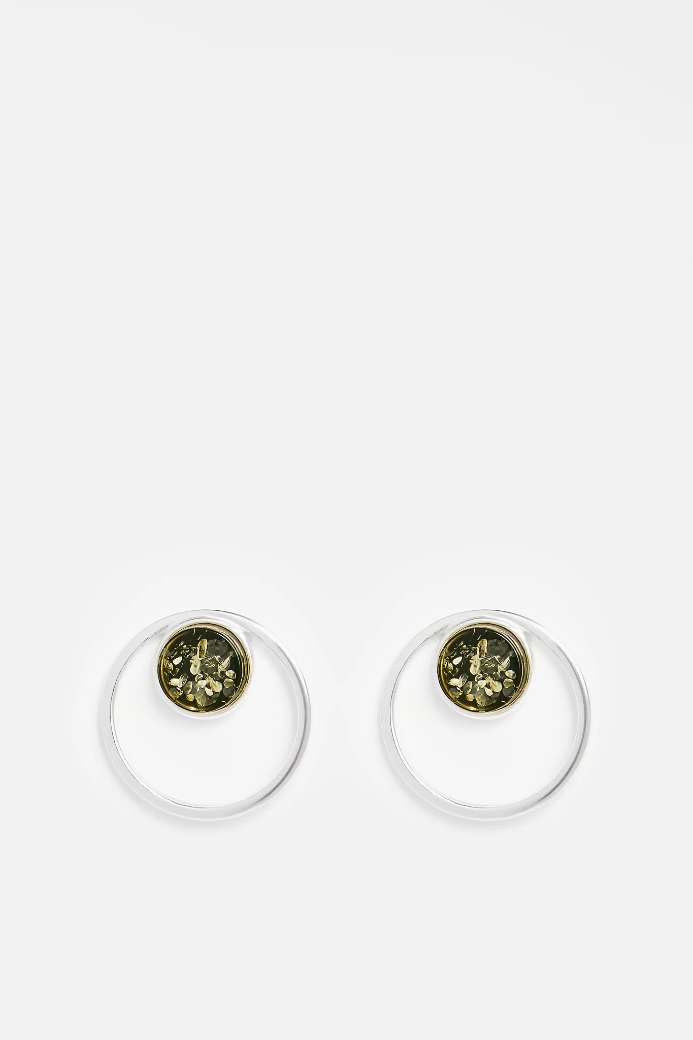 Miniatyrbild av Amy stiftörhängen med grön bärnsten