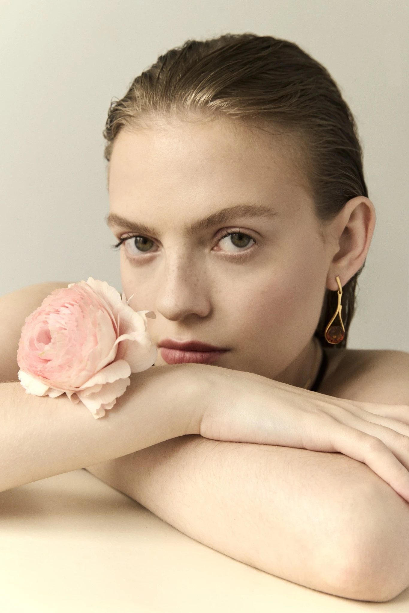 Thumbnail of Aurora gold earrings