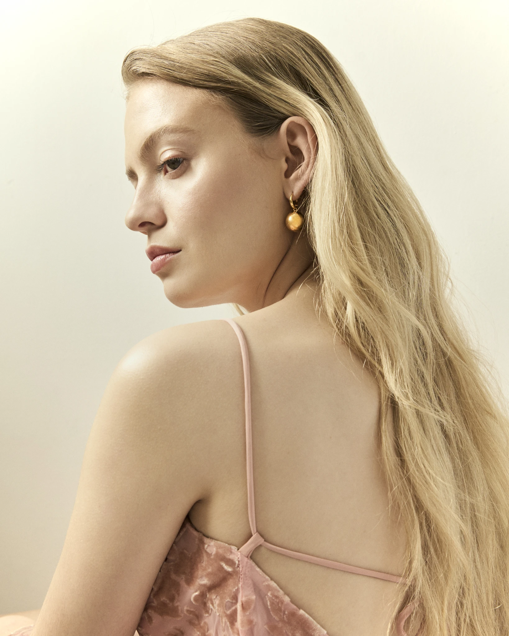 Thumbnail of Ball gold earrings