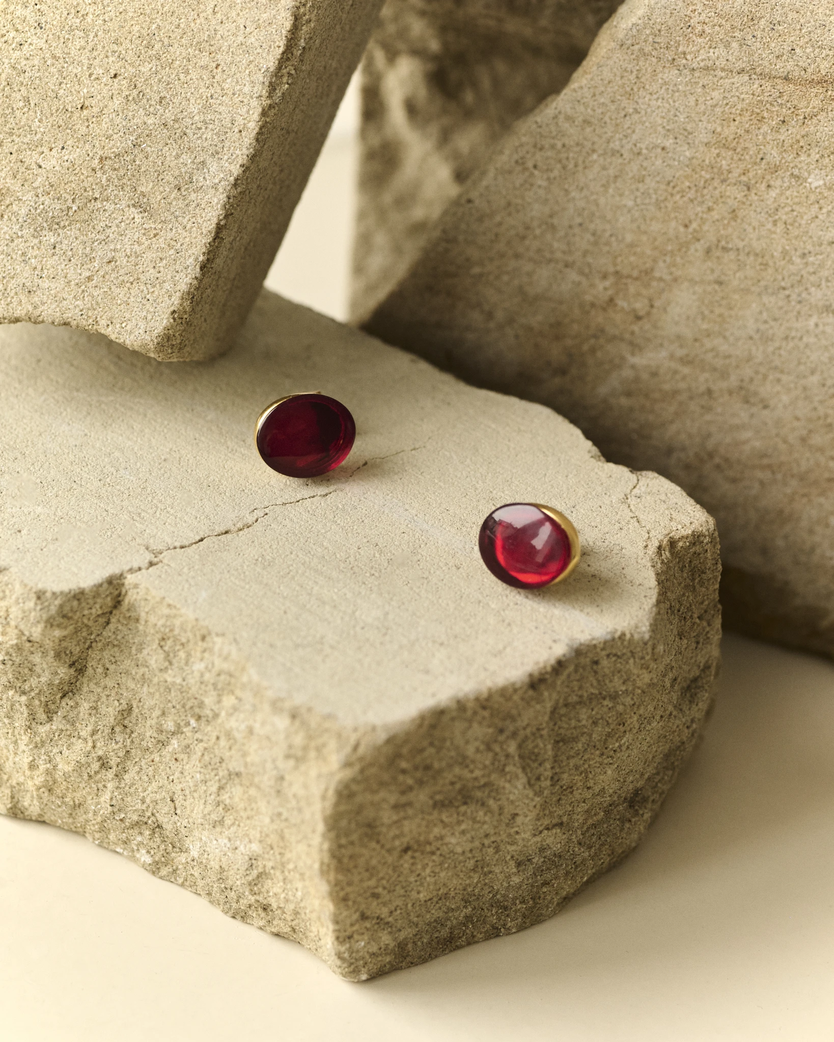 Carmen studs earrings with red amber