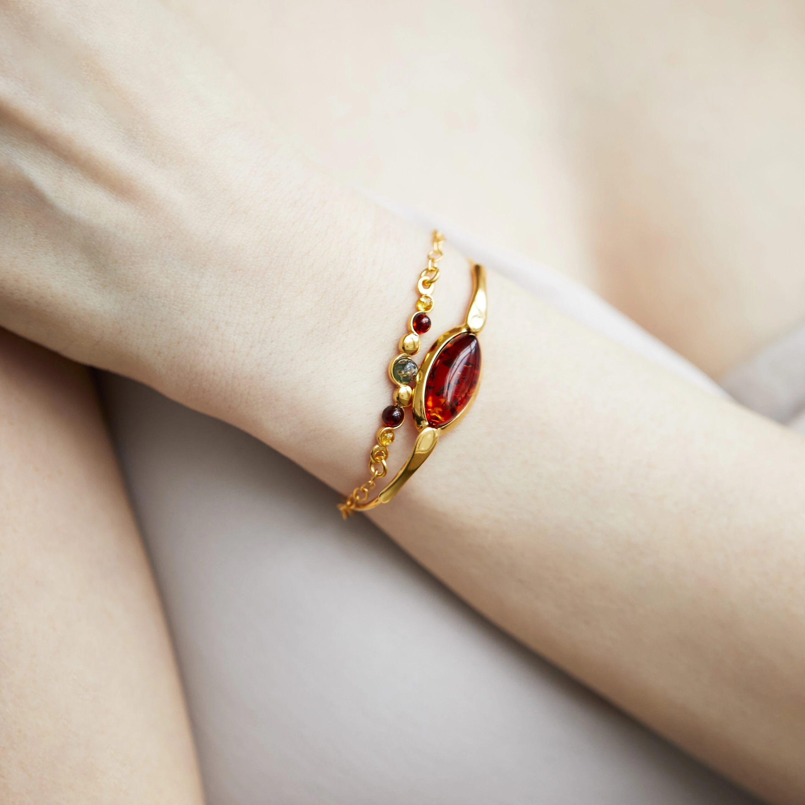 Celine bracelet in gold with amber