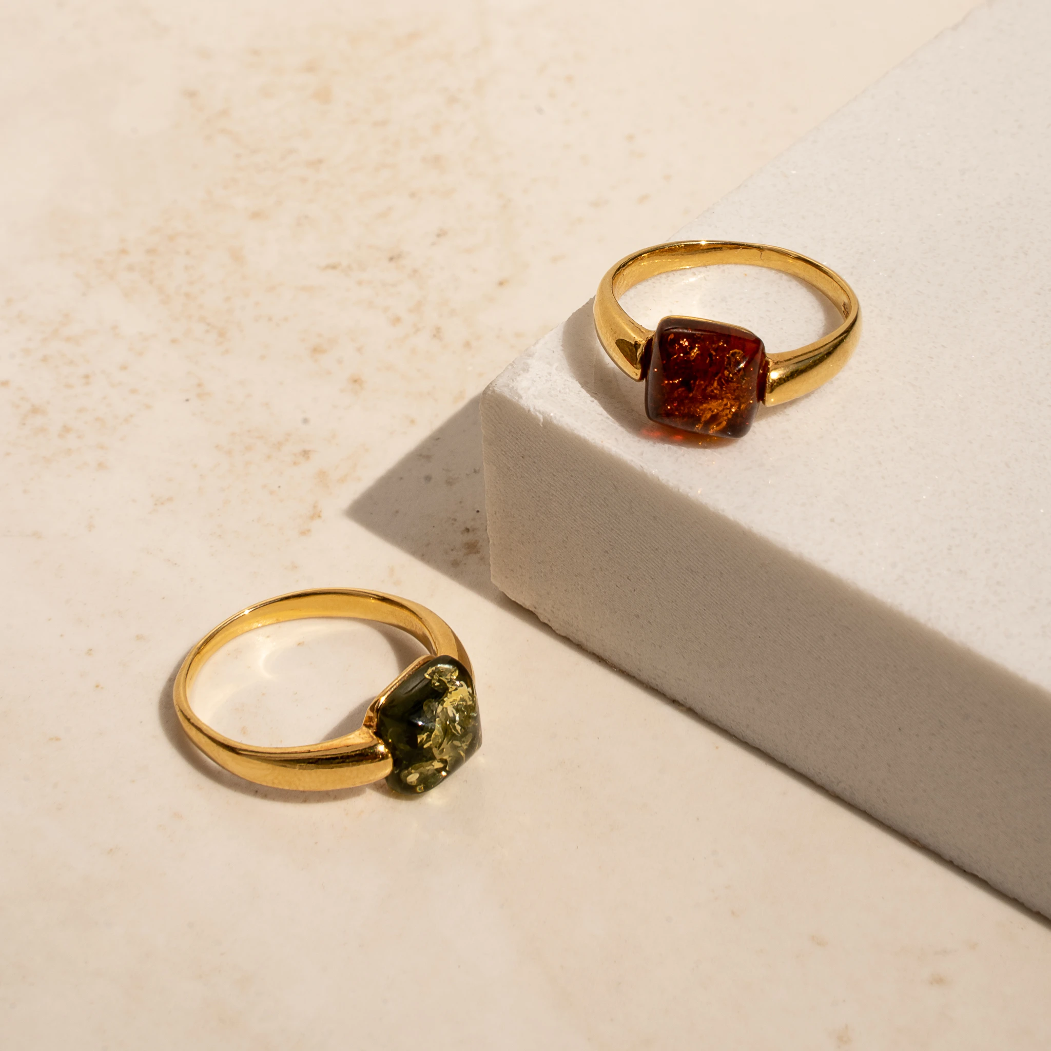 Cornelia ring with cognac amber