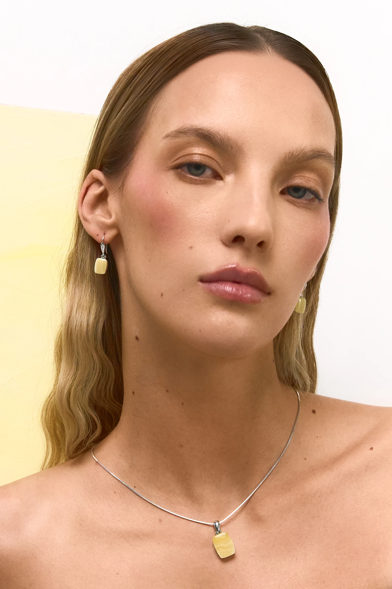 Thumbnail of Crème rectangle silver earrings