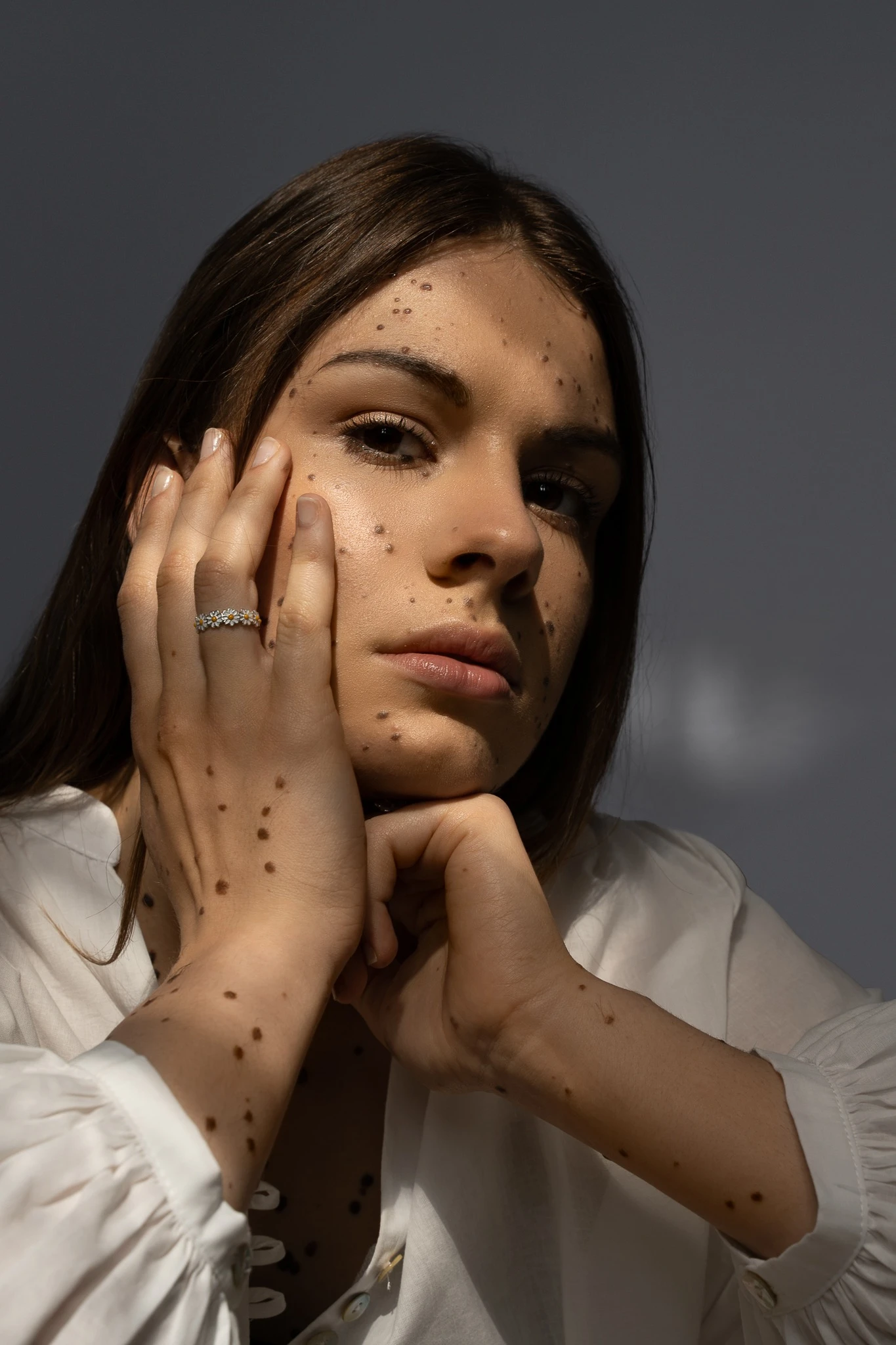 Thumbnail of Daisy band ring