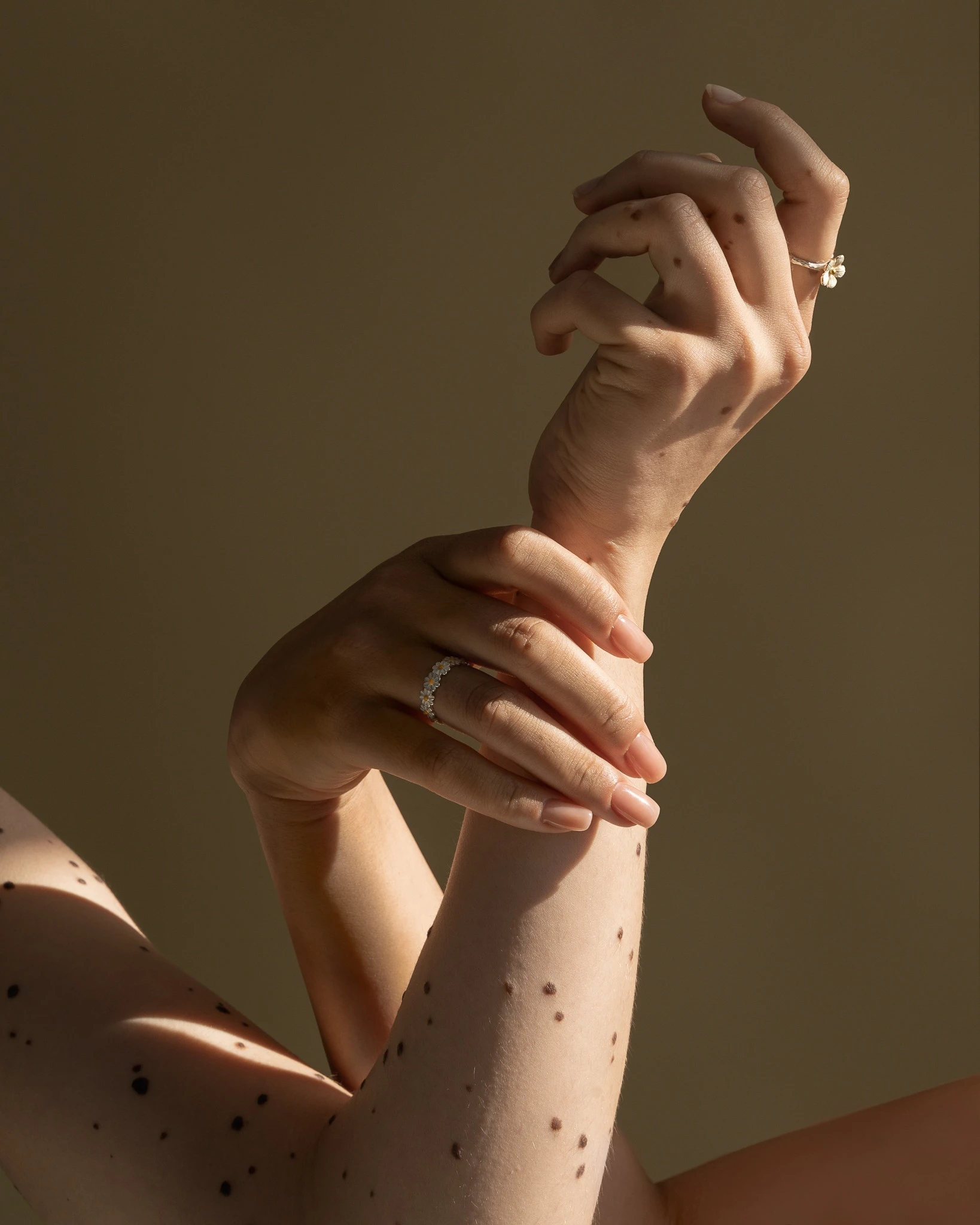 Thumbnail of Daisy ring