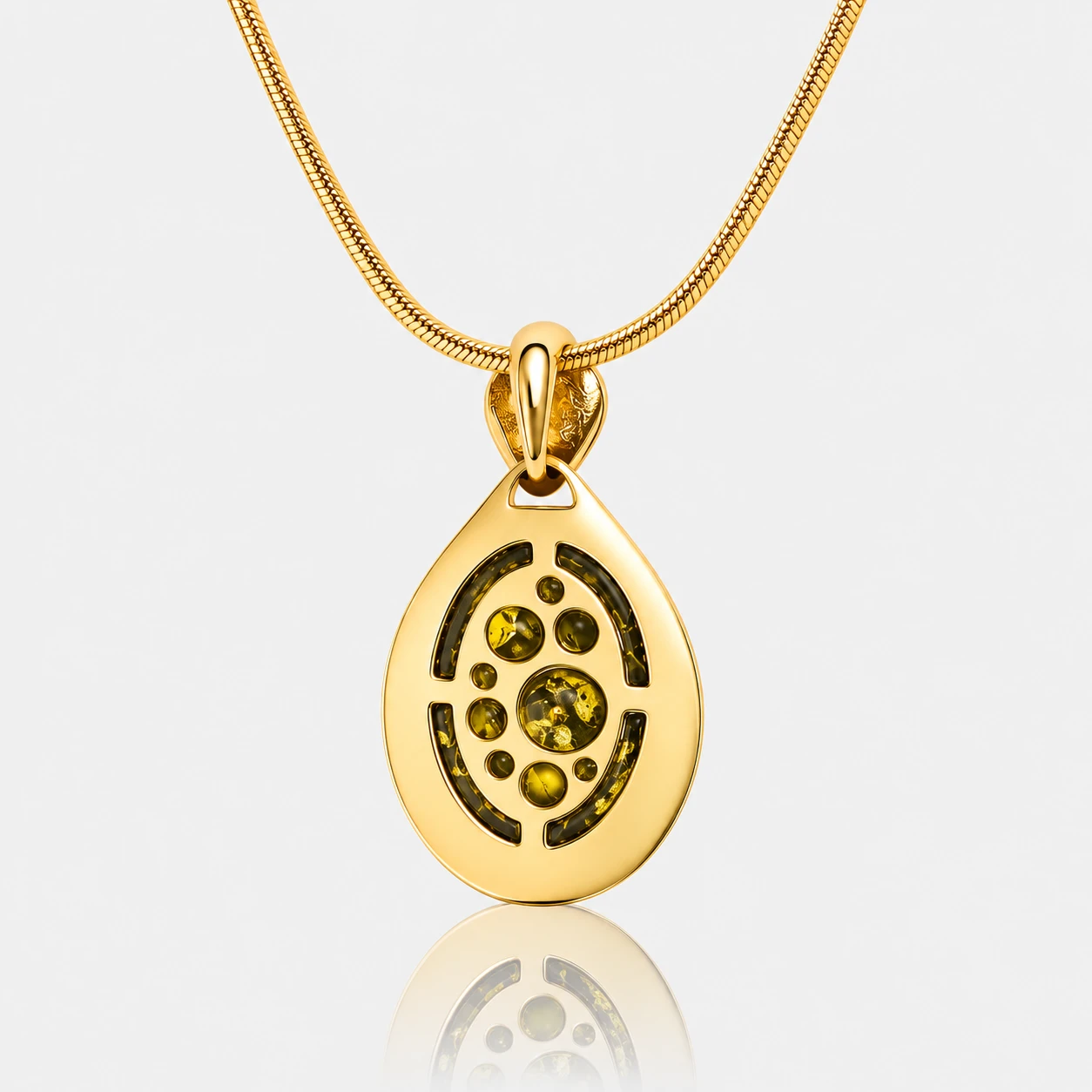 Marie necklace in gold with green amber