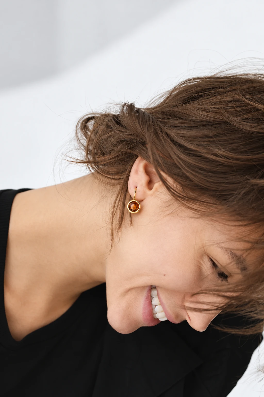 Grace earrings in gold with cognac amber, Gold-plated, Amber, Amber earrings