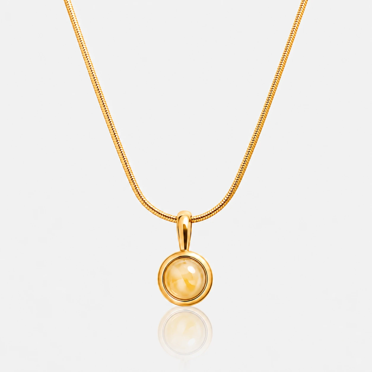 Grace-Halskette in Gold mit milchigem Bernstein