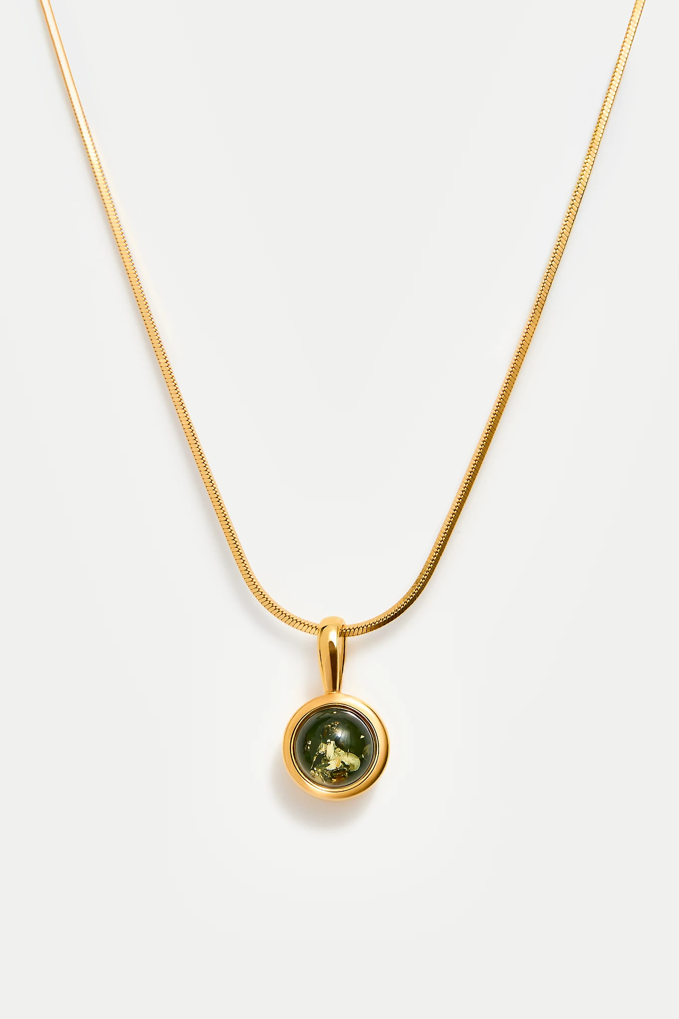 Grace necklace in gold with green amber