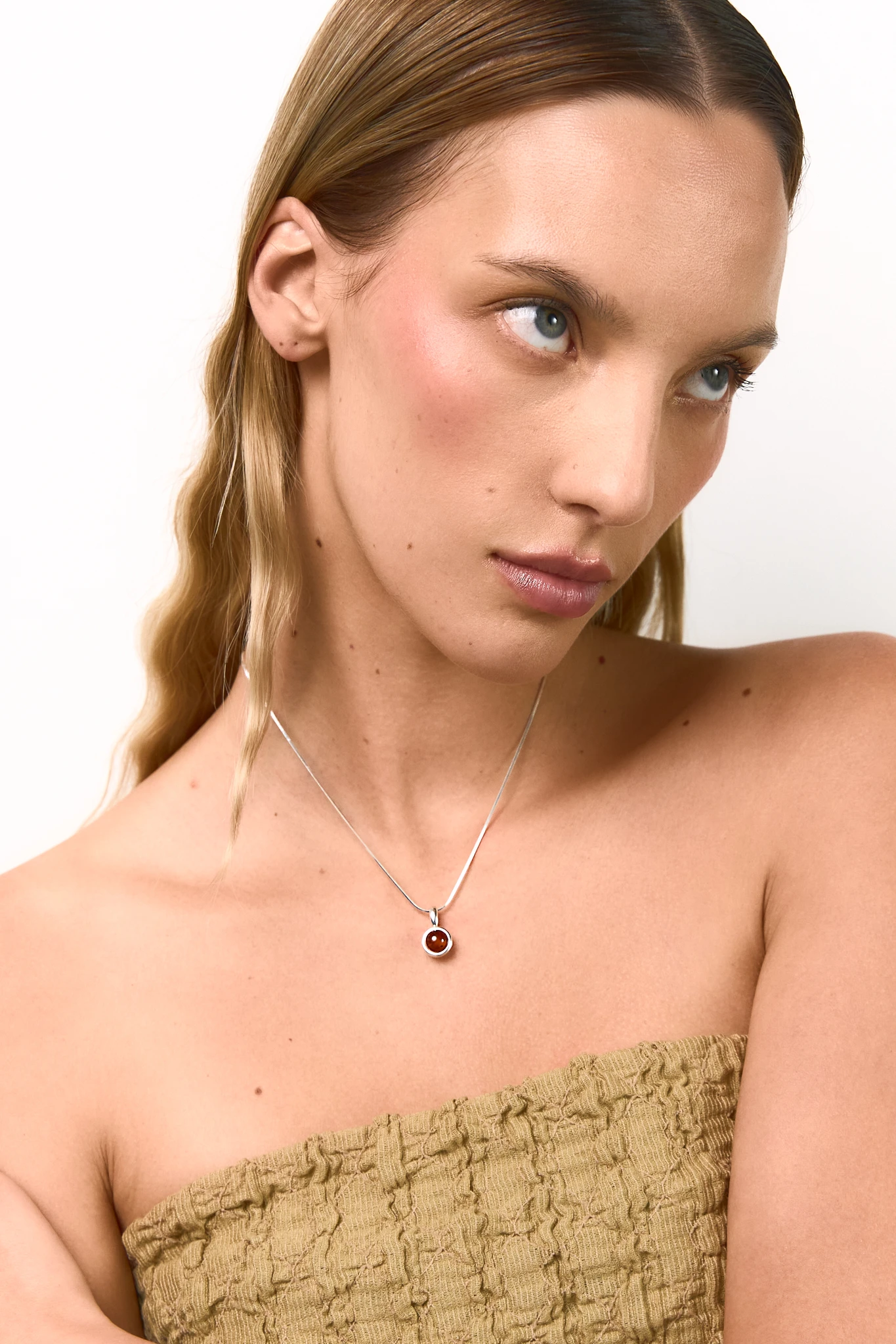 Grace necklace in silver with cognac amber