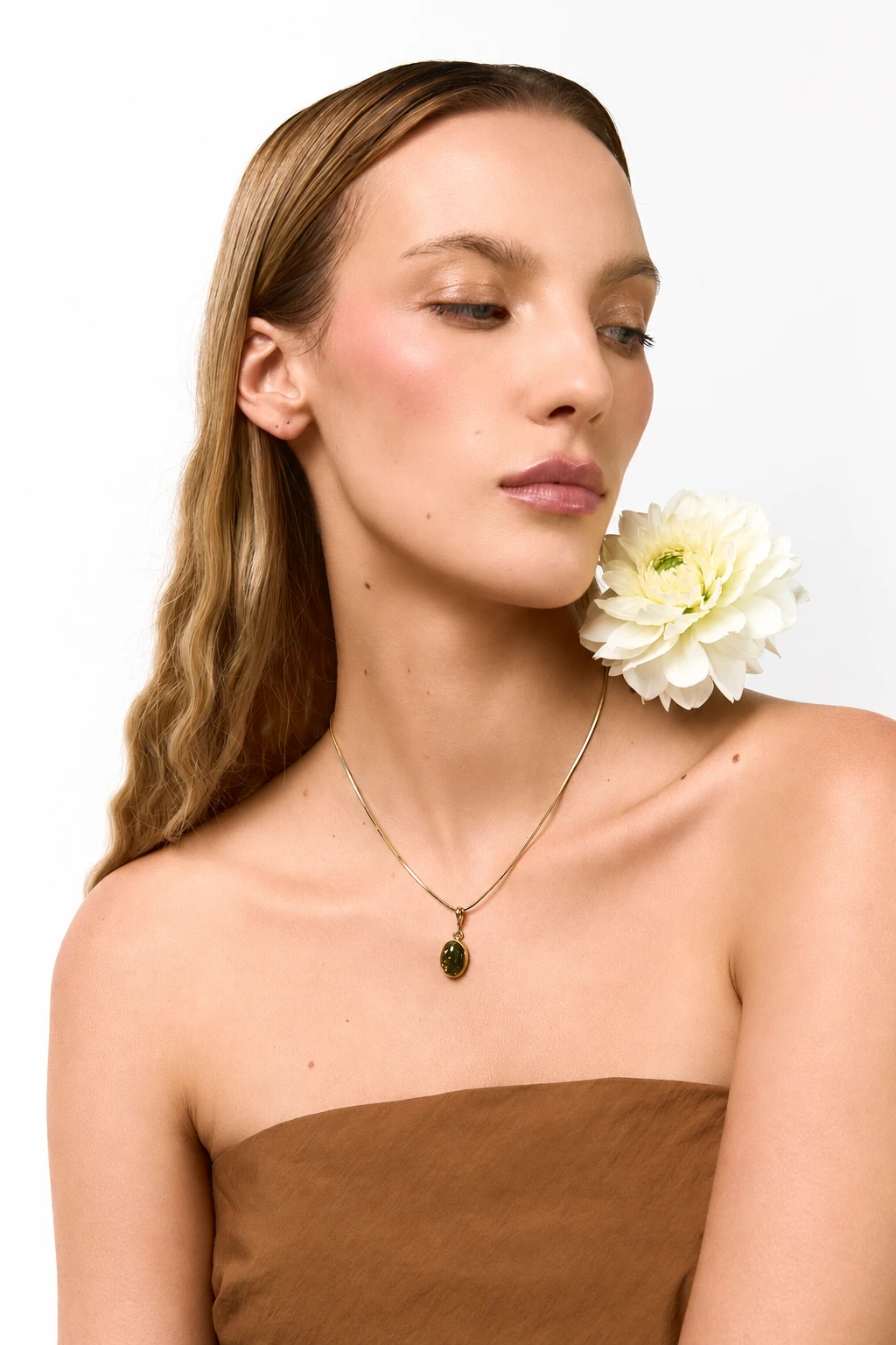 Harmony necklace in gold with green amber, Gold-plated, Amber, Amber necklaces