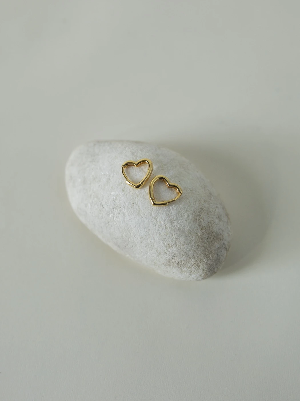 Heart gold hoop earrings