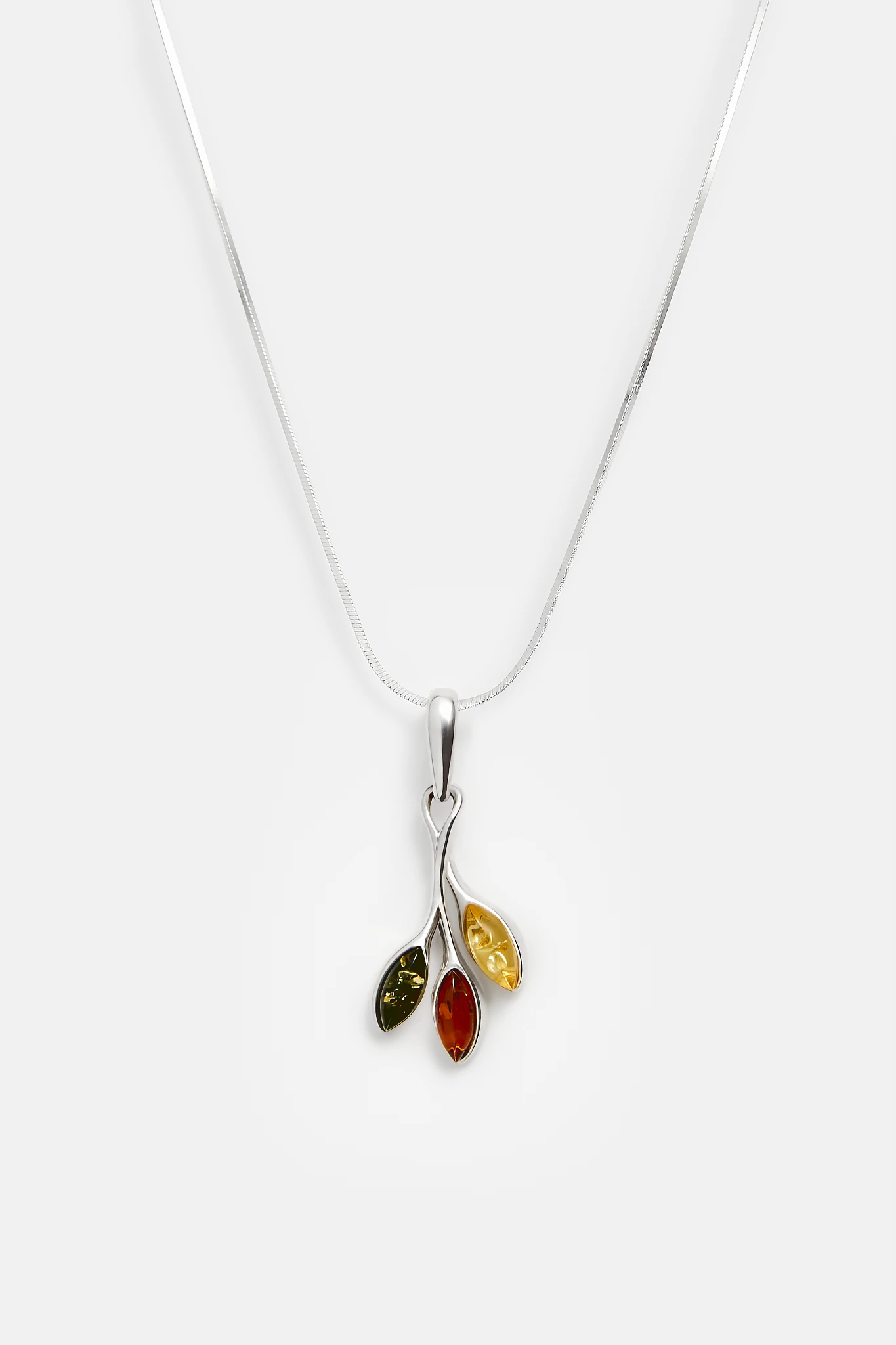 Honey silver necklace with amber