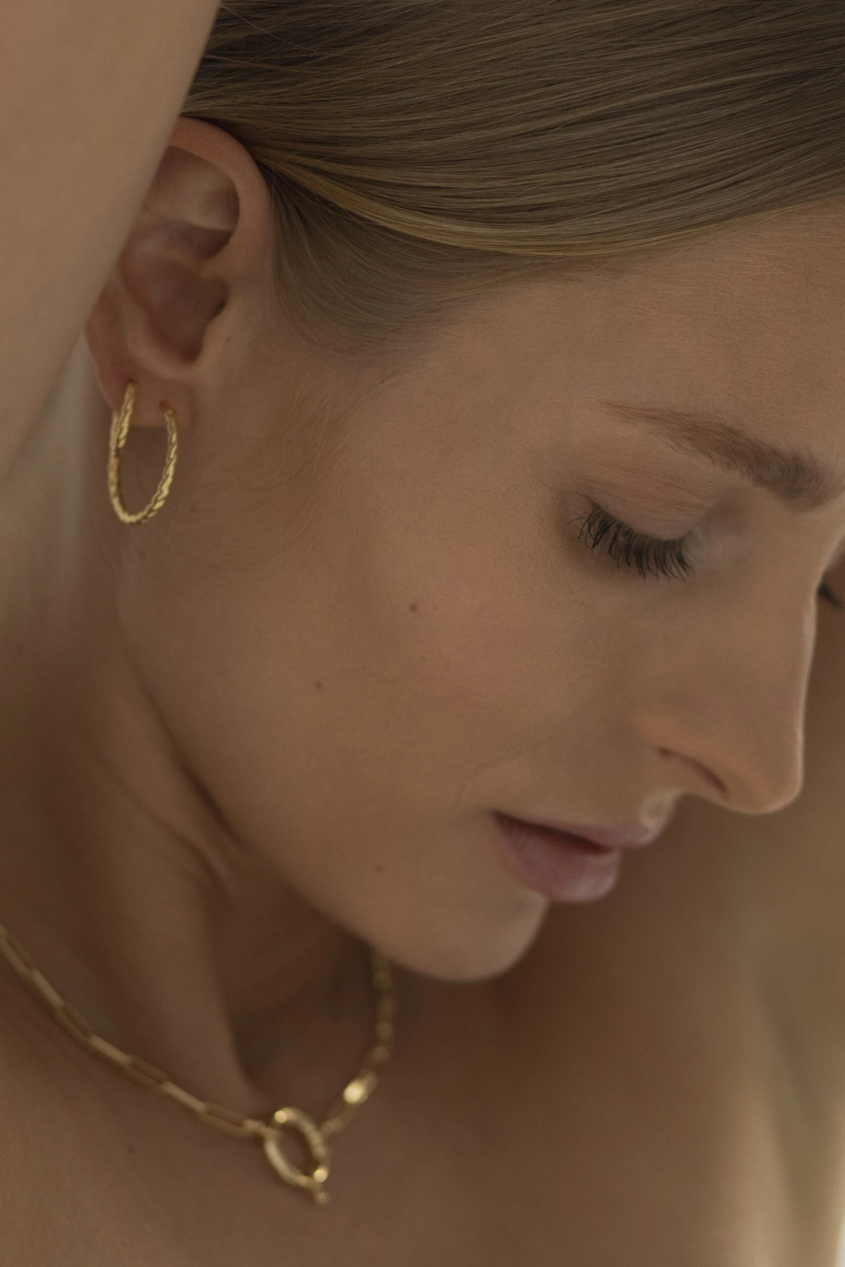 Thumbnail of Hoop earrings twisted- gold 16mm