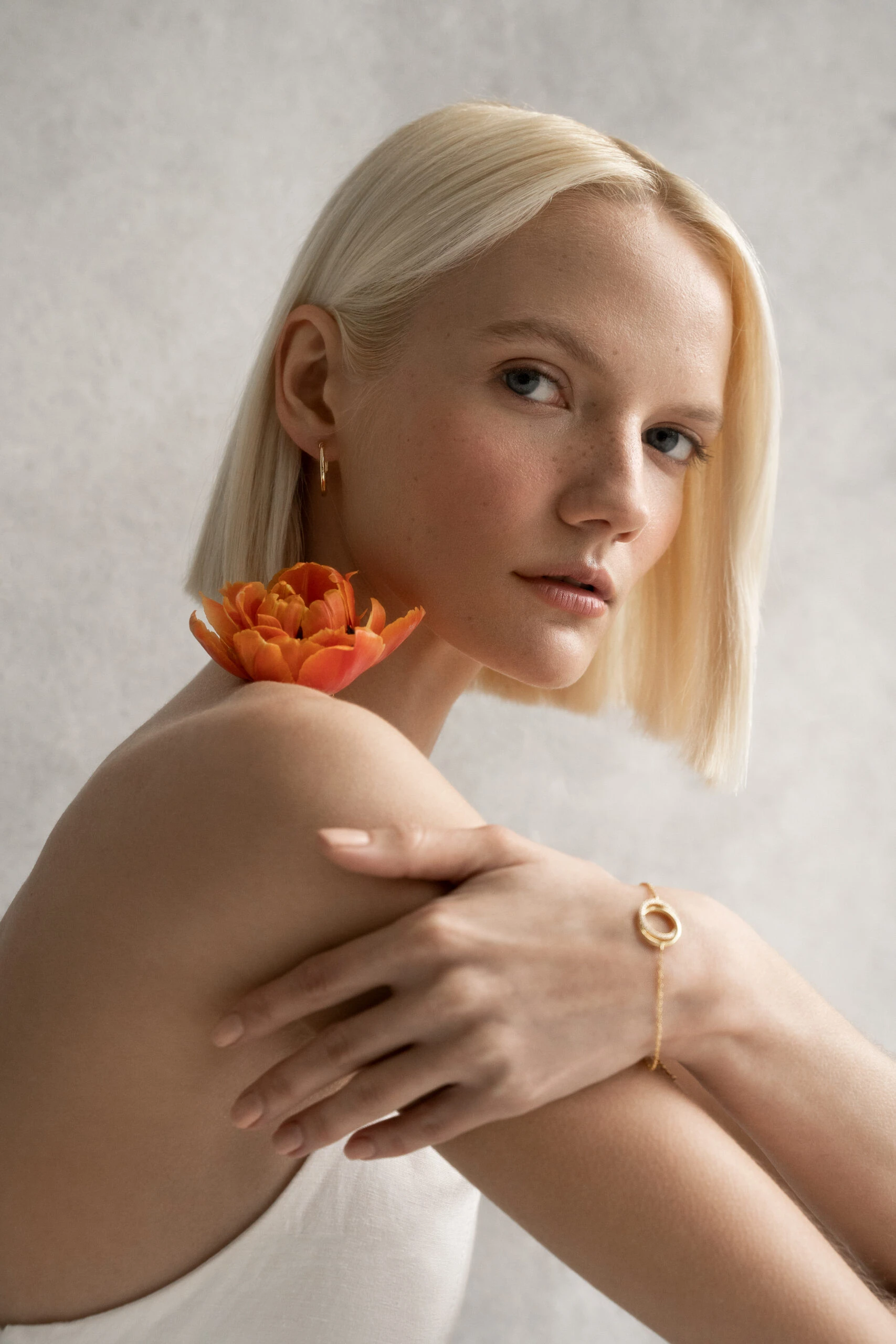 Thumbnail of Hoop gold earrings