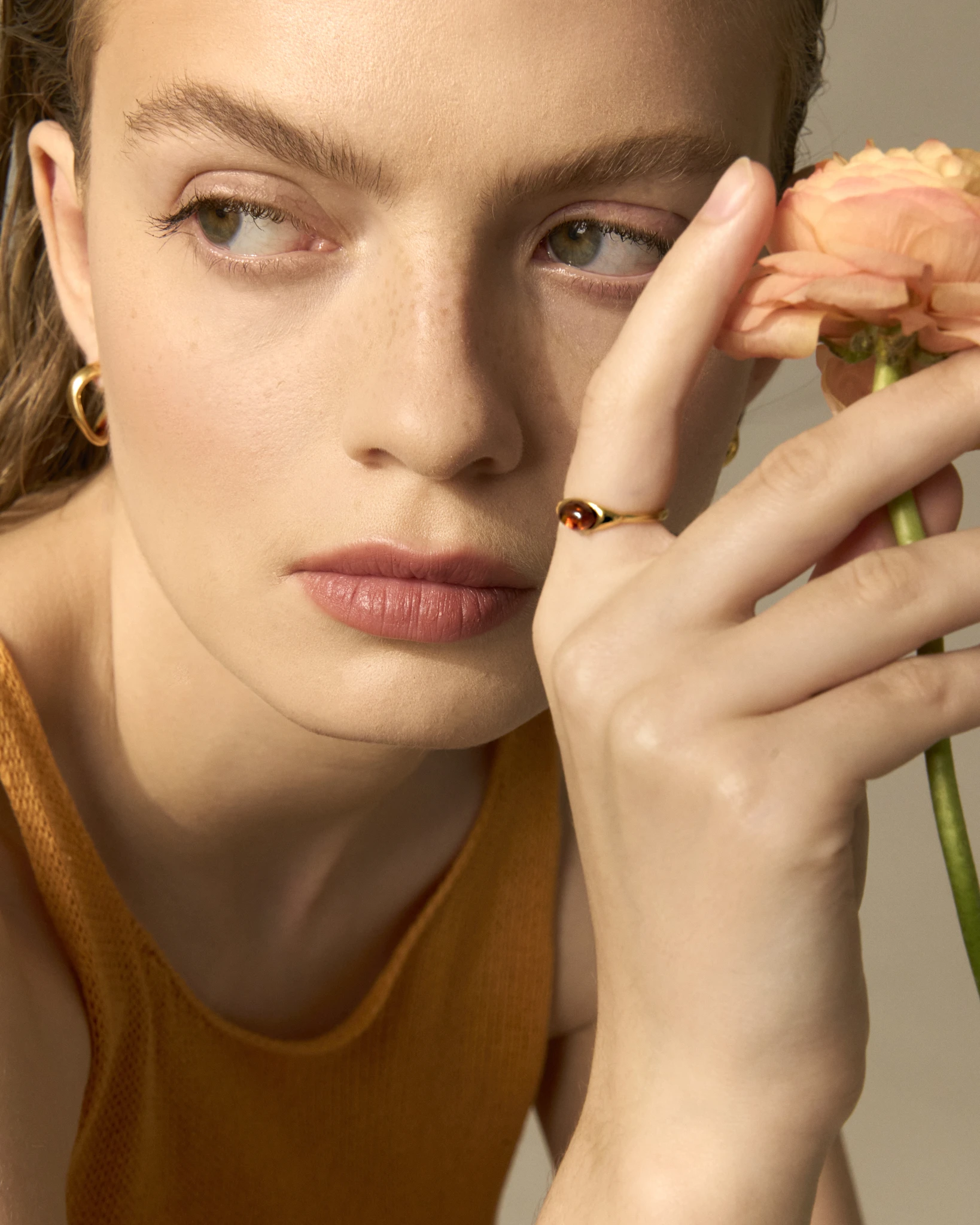 Ines ring in gold with amber