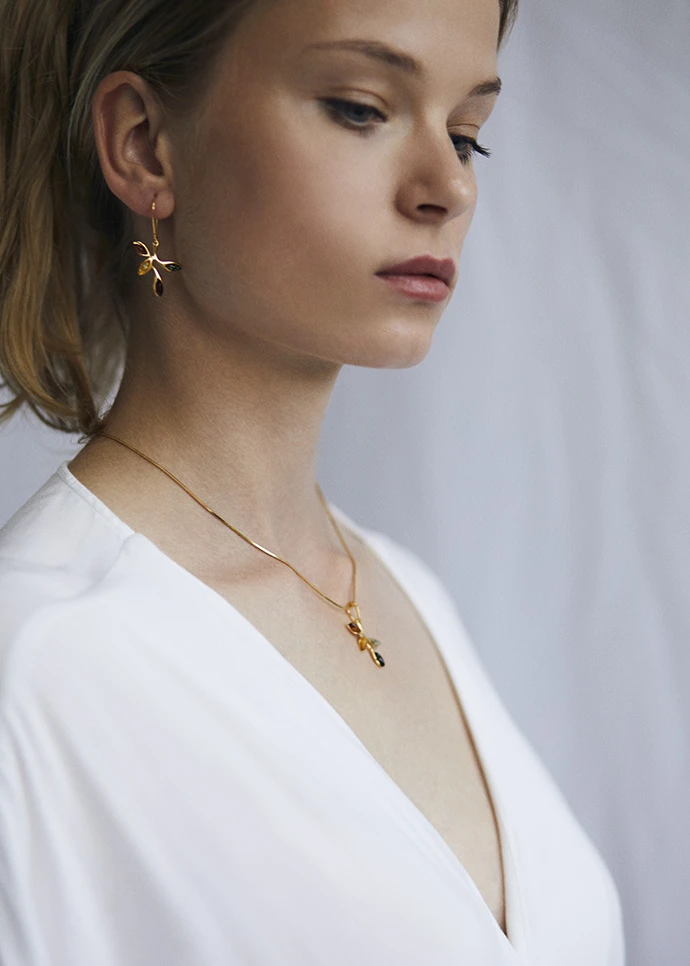 Thumbnail of Leaf gold necklace S