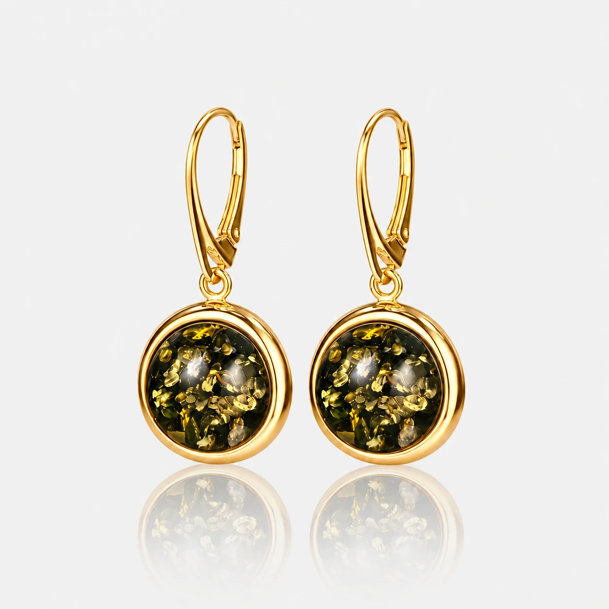 Luna earrings in gold with green amber