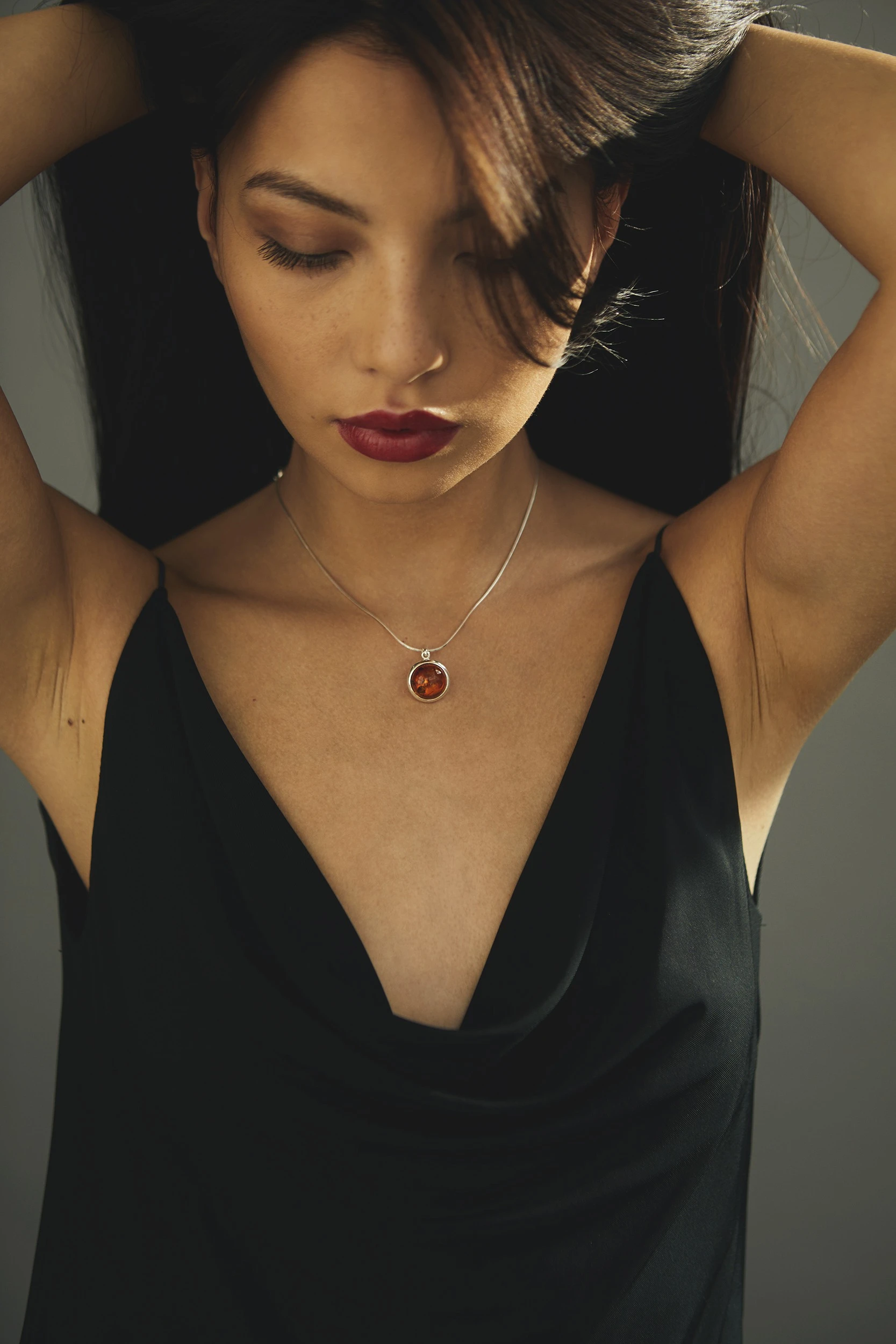 Luna necklace in silver with amber