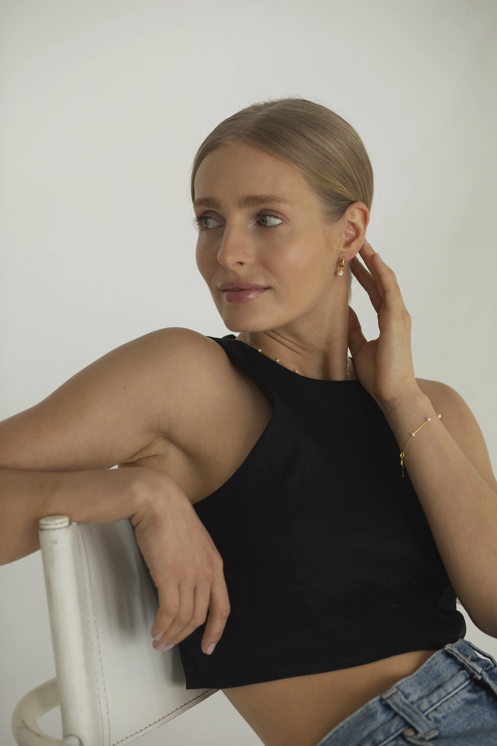 Thumbnail of Pearl bracelet in gold