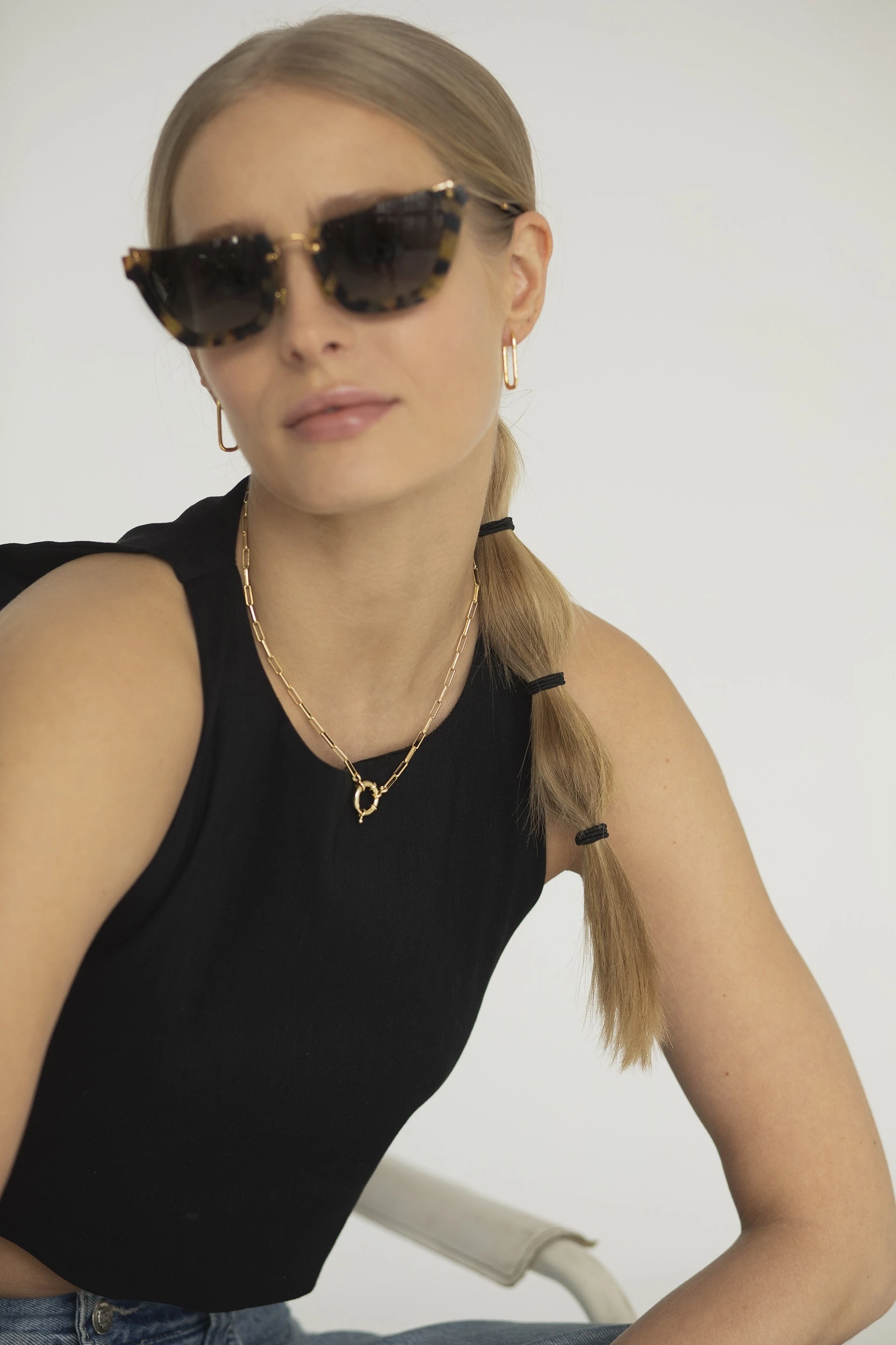 Miniatyrbild av Rektangulära guldcreoler