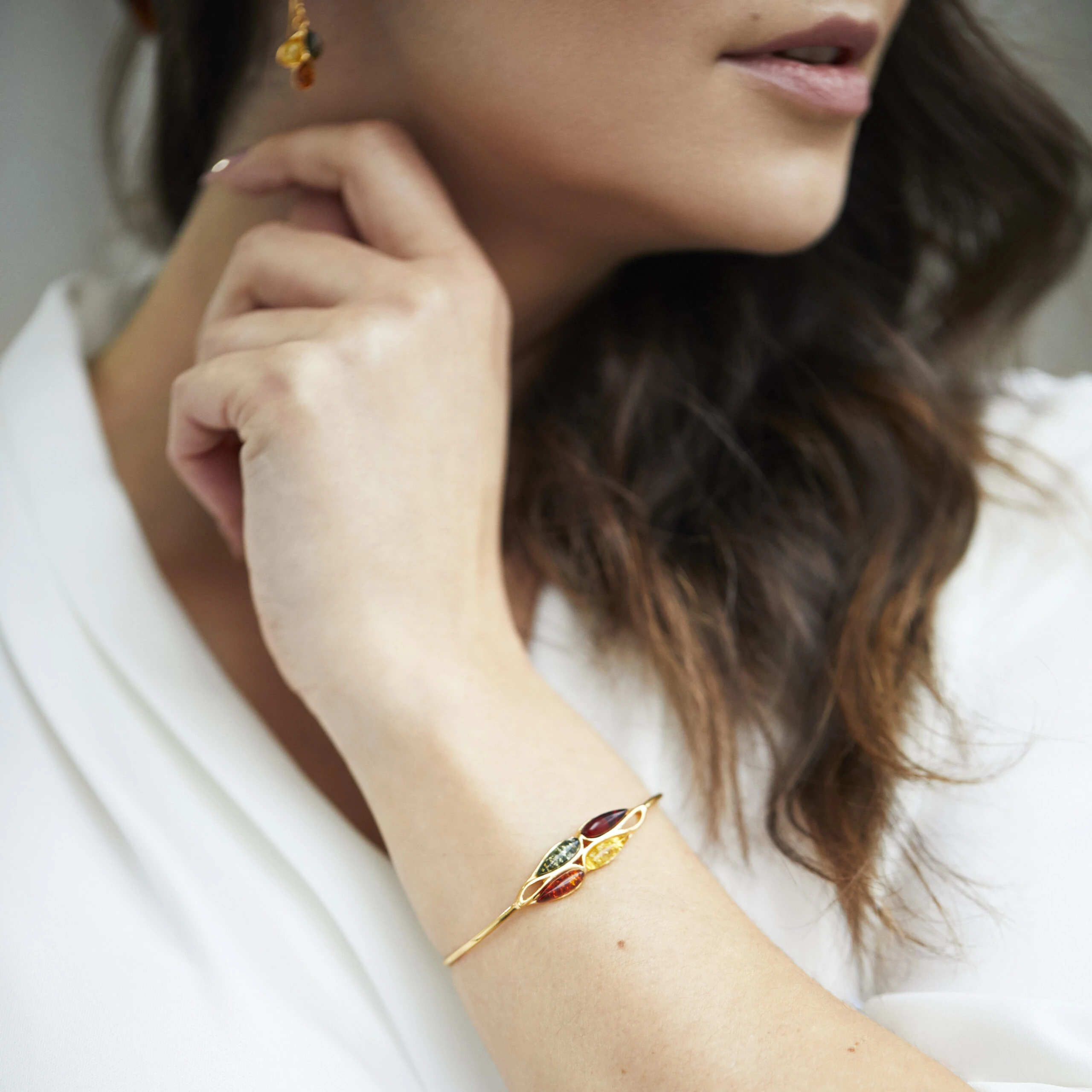 Thumbnail of Saga bracelet in gold with amber