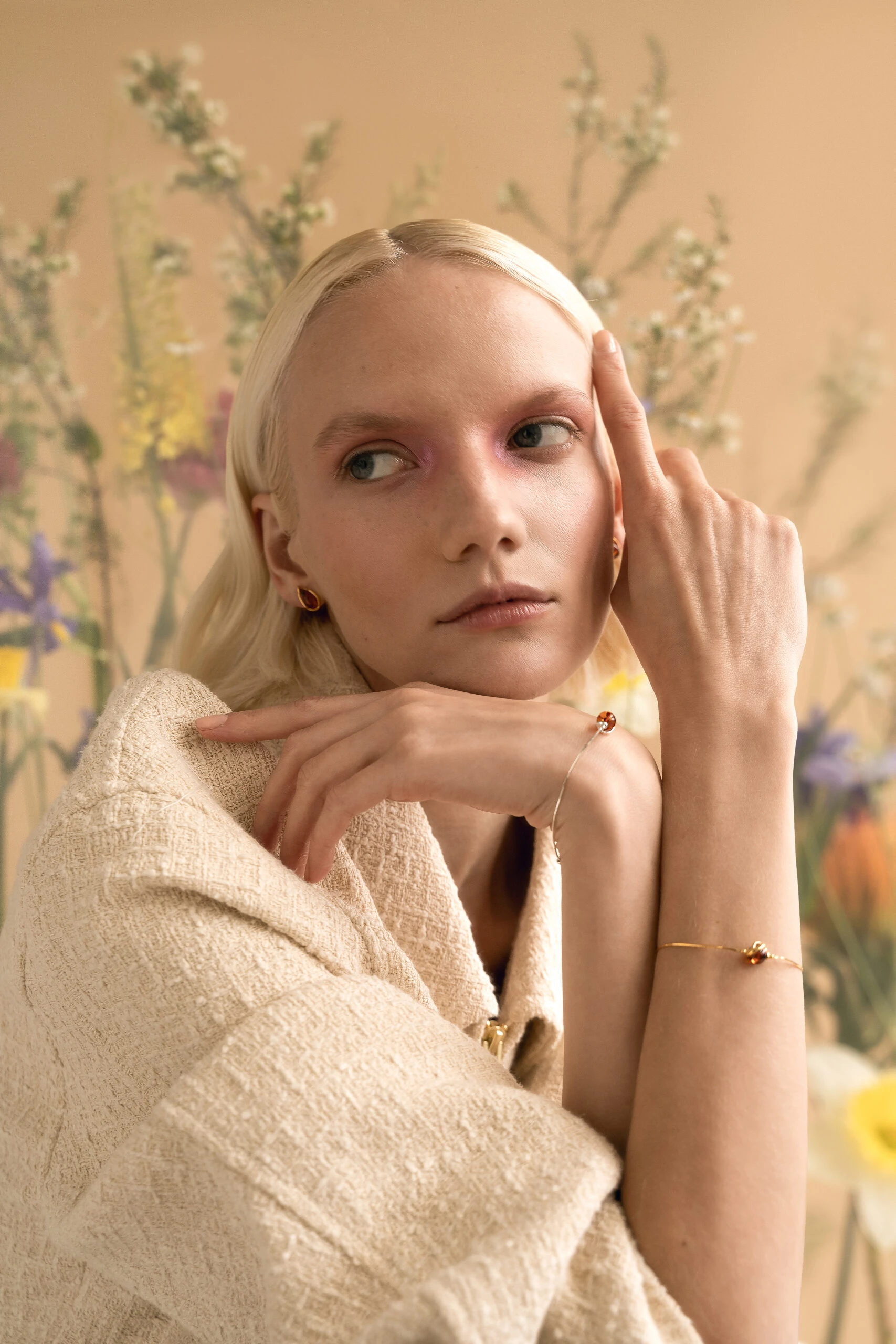 Thumbnail of Sophia gold bracelet with amber