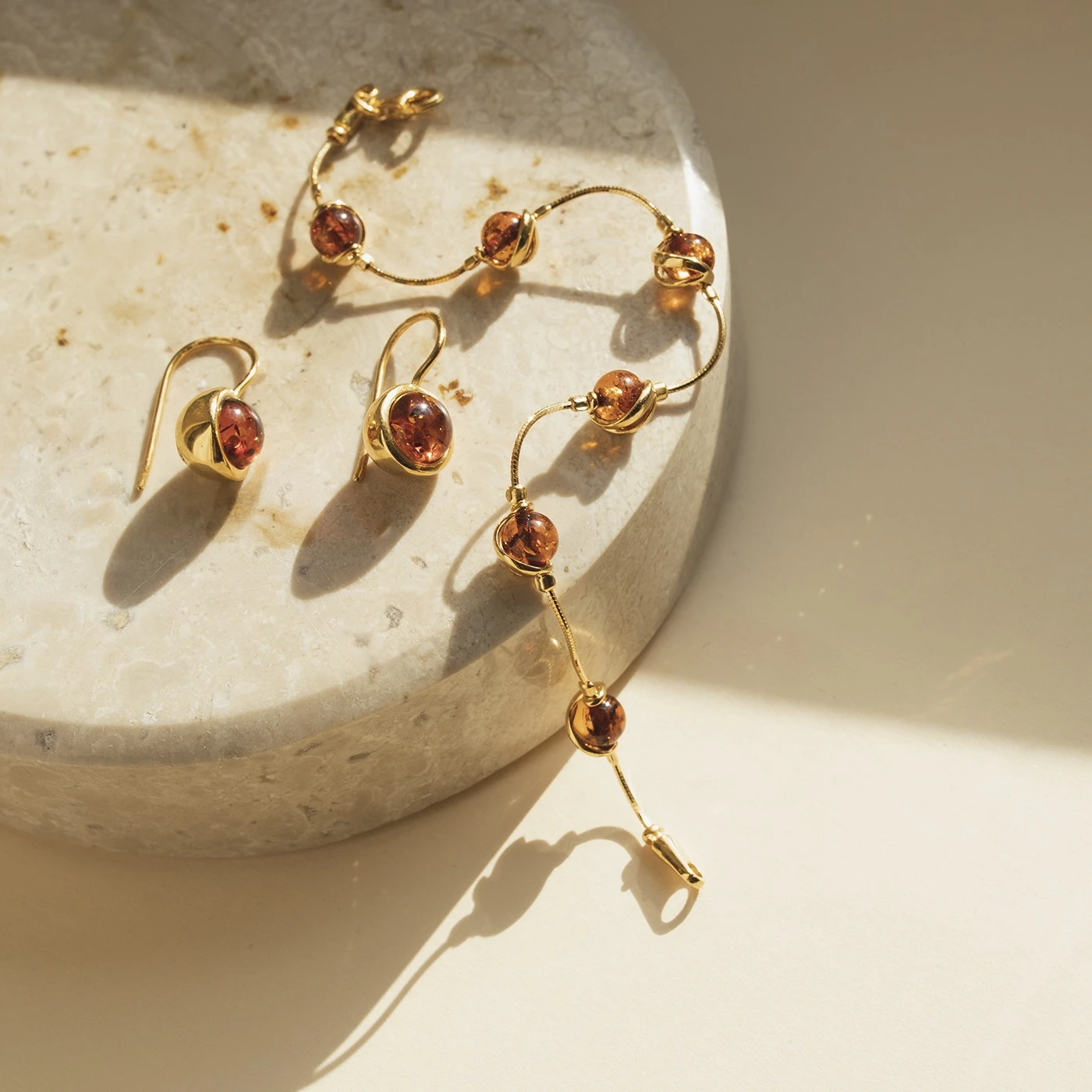 Thumbnail of Sophia gold bracelet with cognac amber