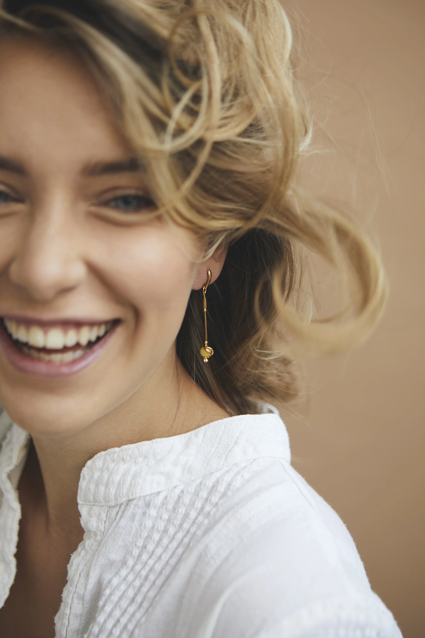 Thumbnail of Sophia gold earrings with milky amber