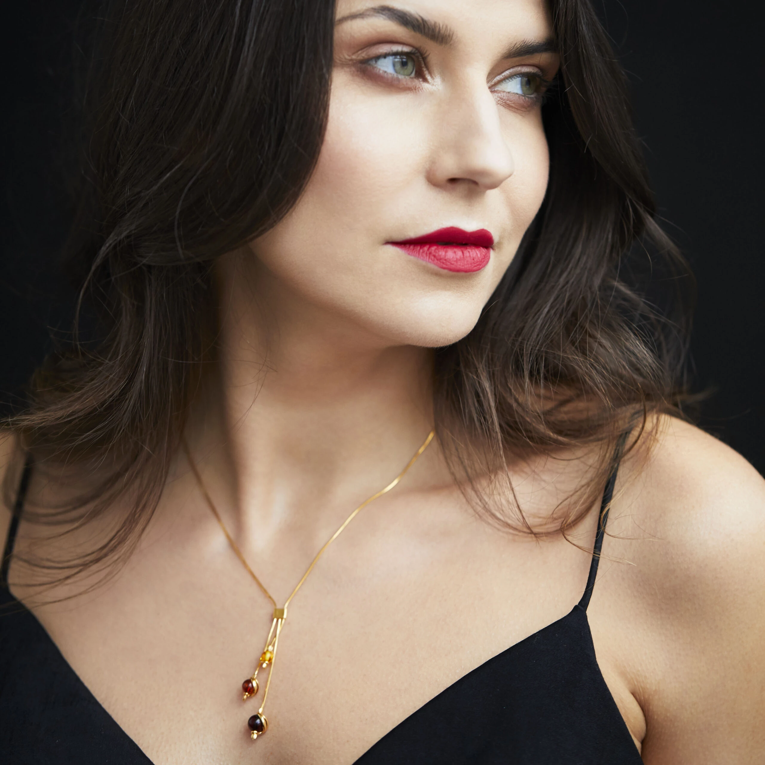Sophia gold necklace with amber