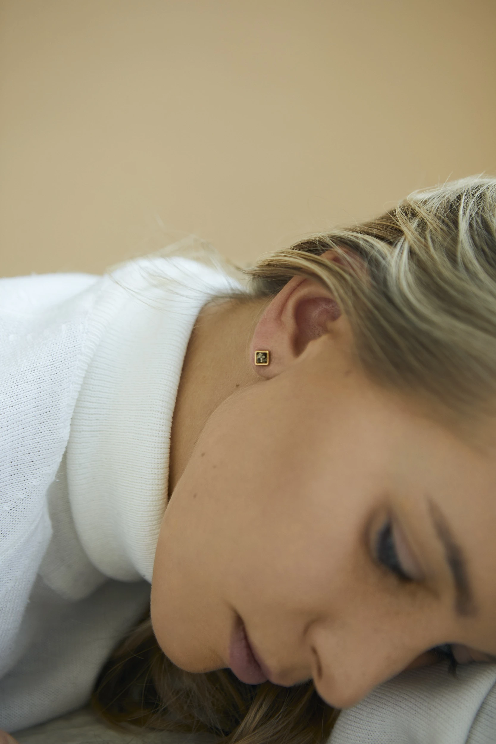 Thumbnail of Square, petite gold earrings with green amber