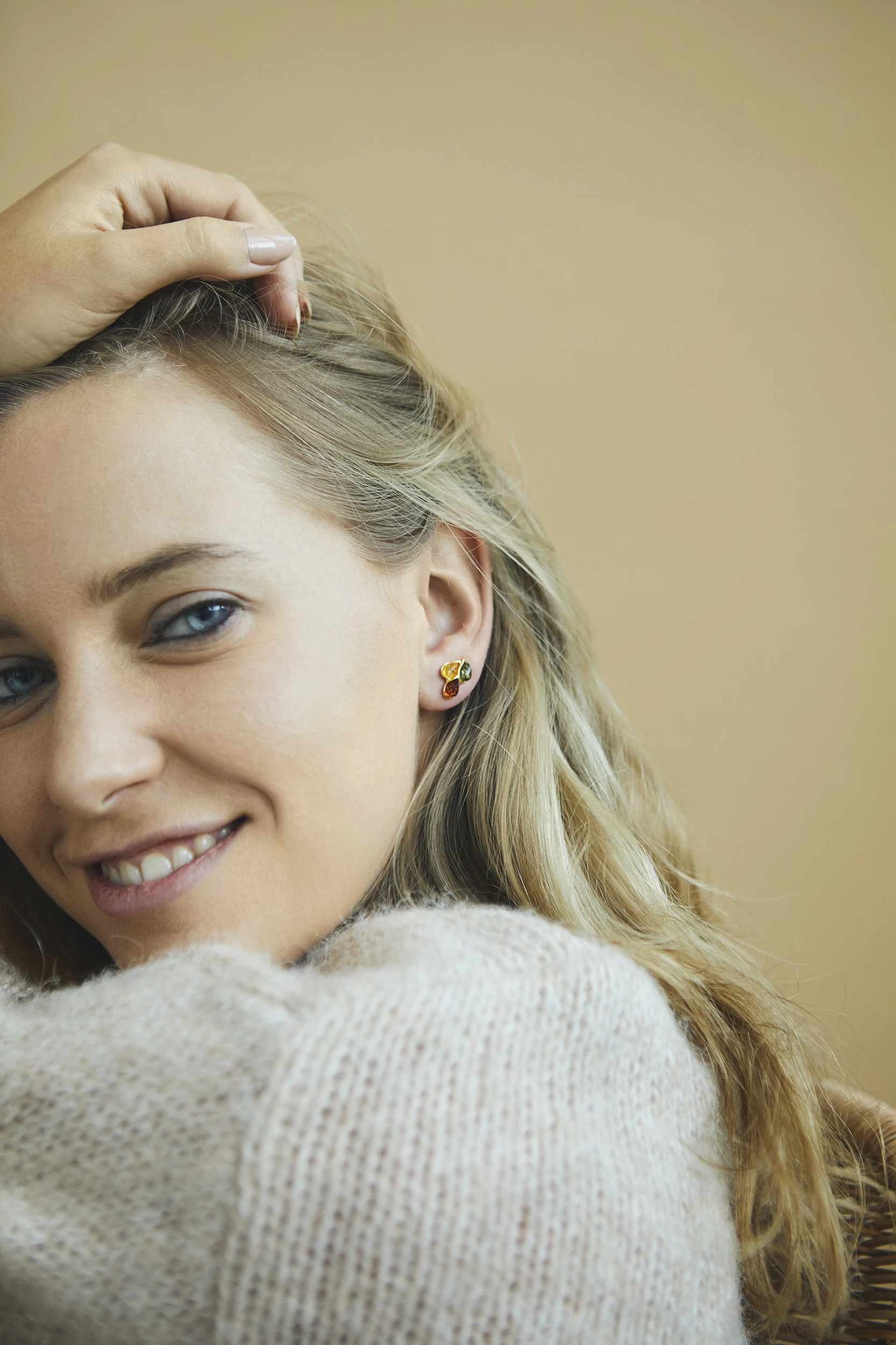 Thumbnail of Trio studs gold with amber