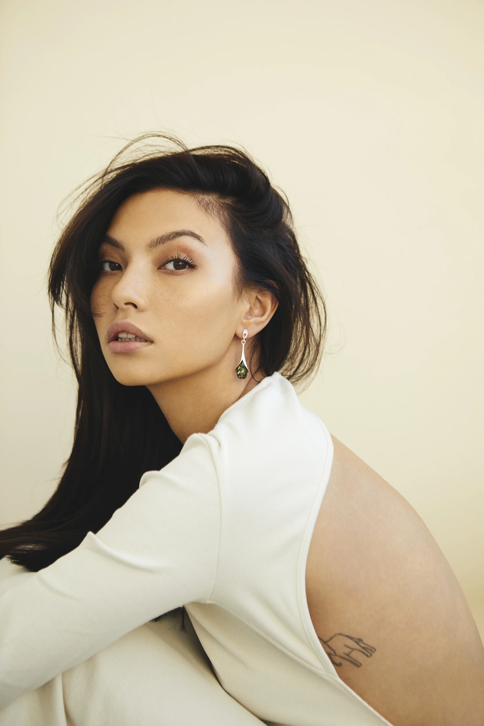 Victoria earrings in silver with green amber