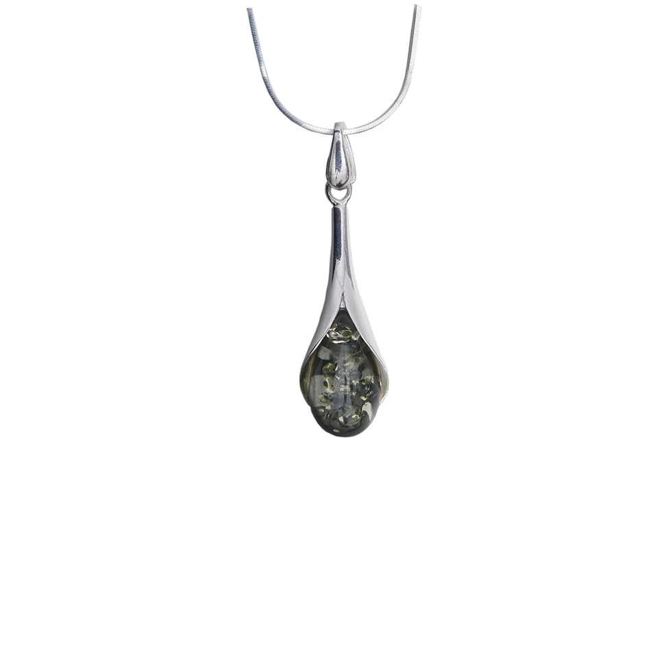 Victoria necklace in silver with green amber