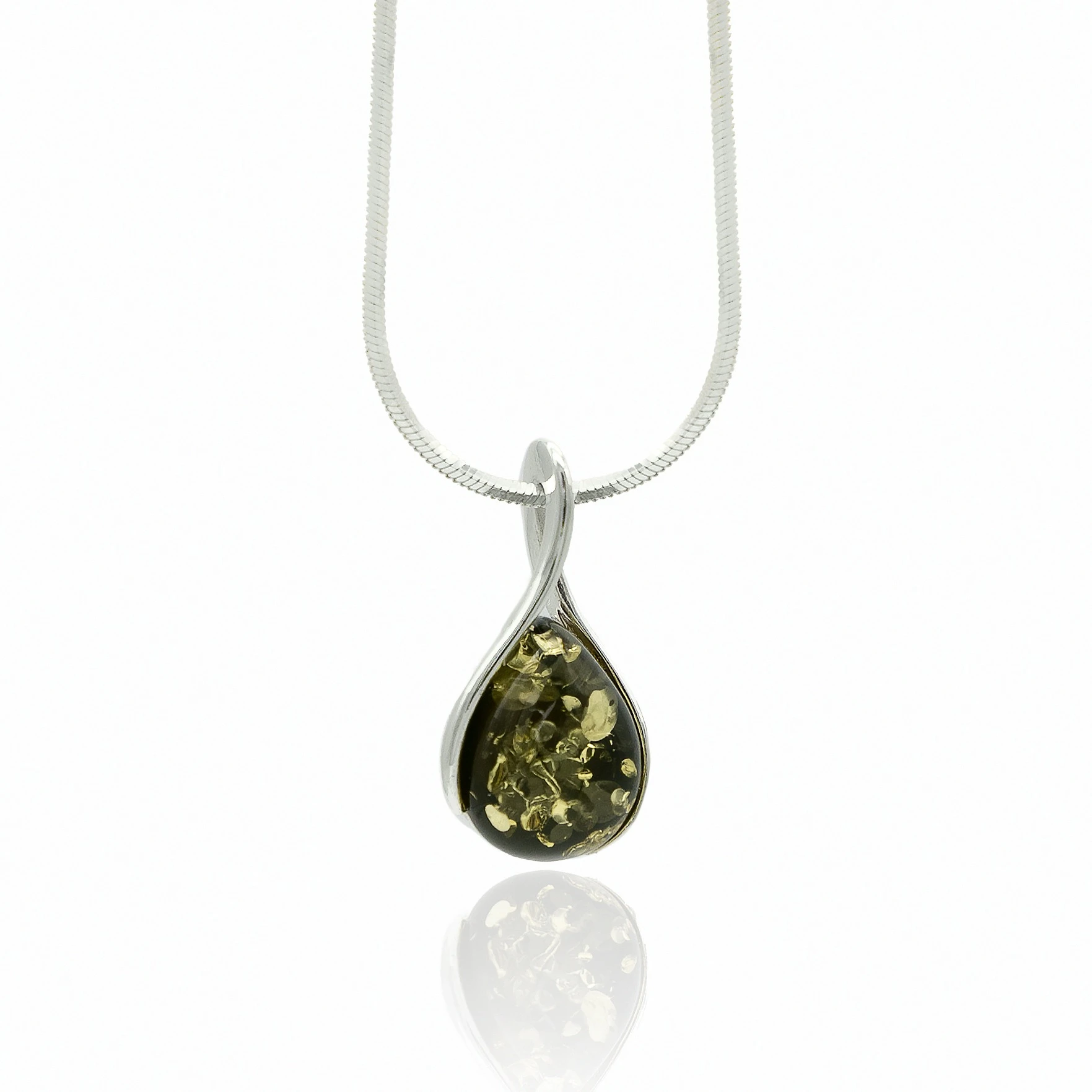 Victoria silver necklace with green amber