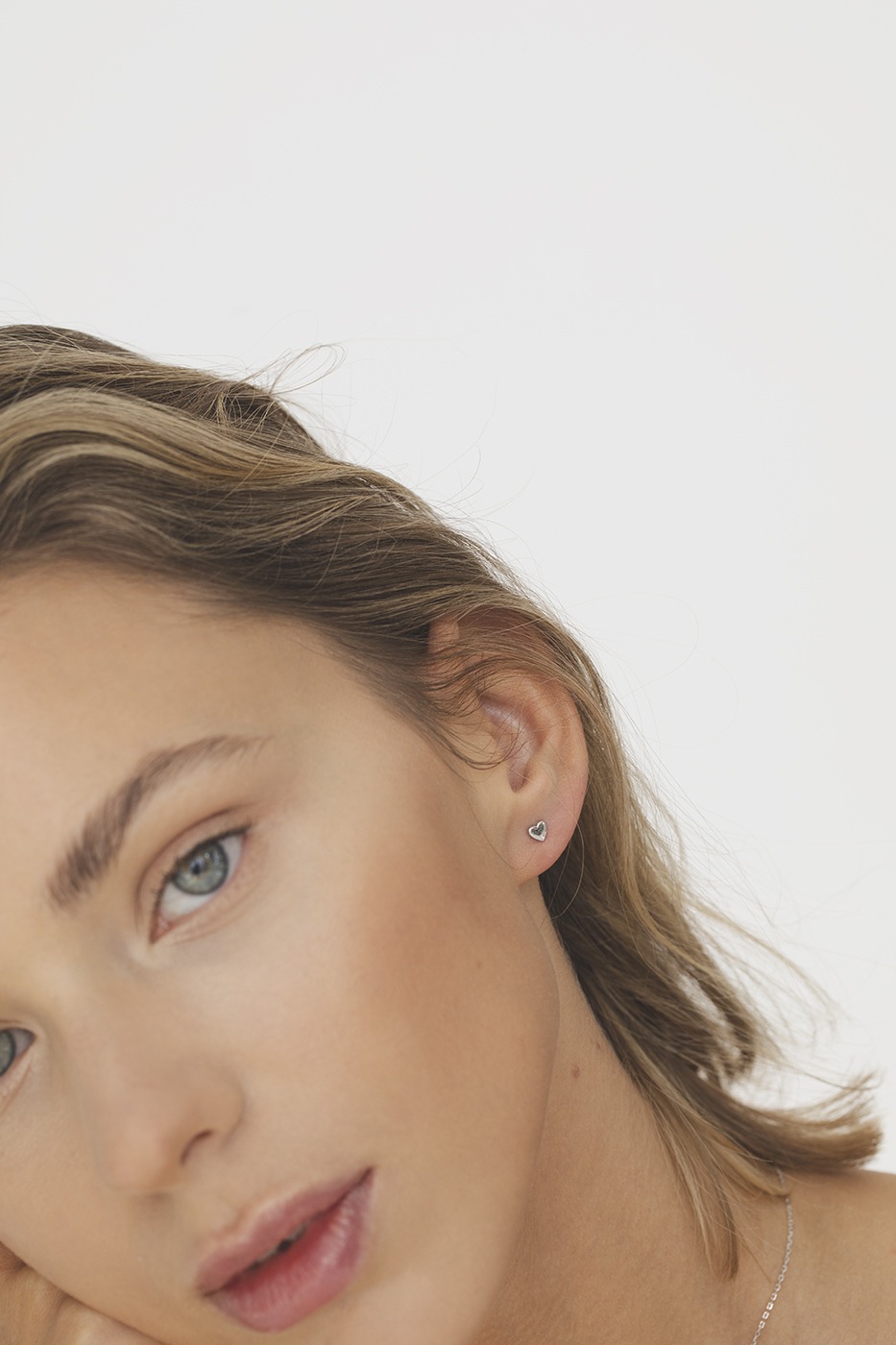 Thumbnail of Heart silver studs