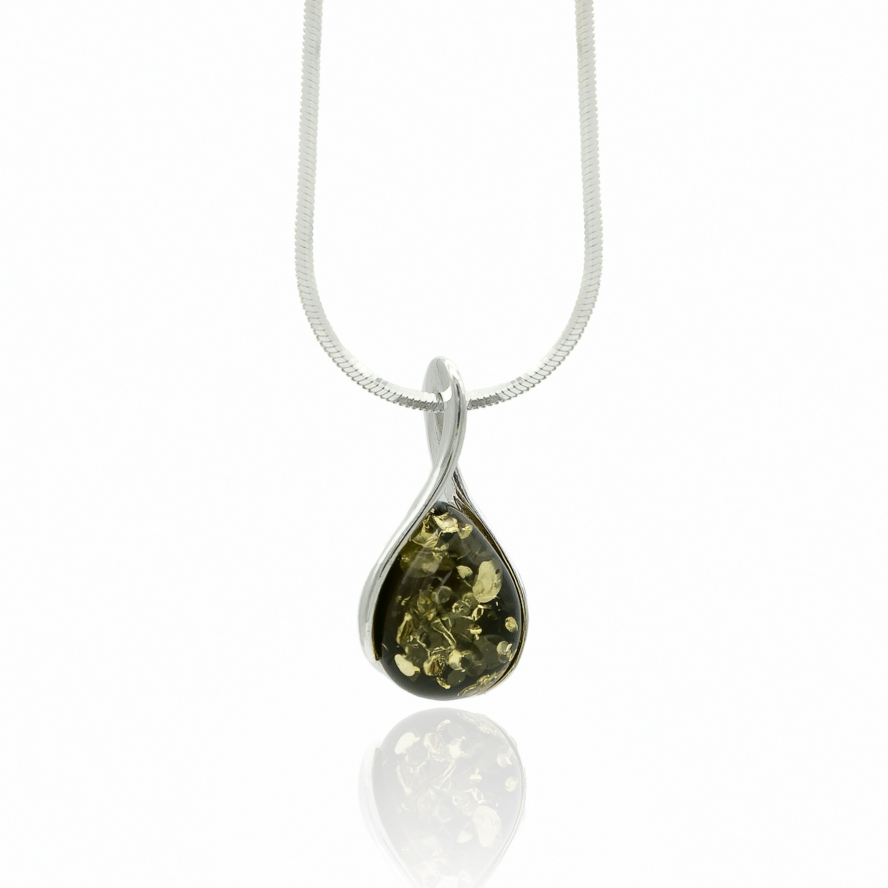 Victoria silver necklace with green amber